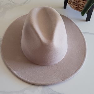 Gigi pip Wes Ivory hat